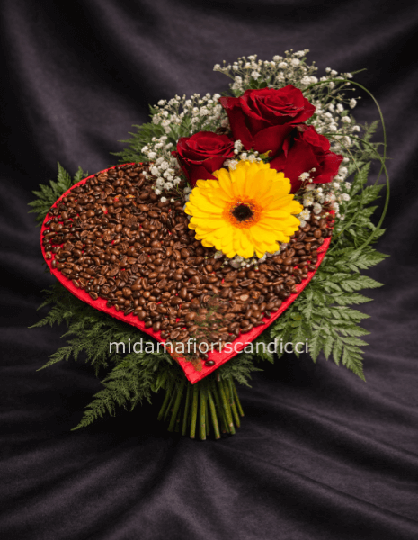 Bouquet a forma di cuore con caffè – un gesto intenso e originale